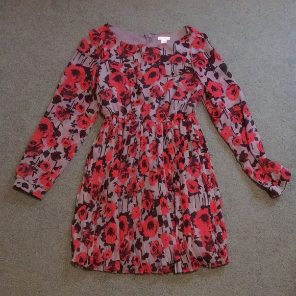 Xhilaration Dresses & Skirts - Xhiliration Pleaded Floral Dress